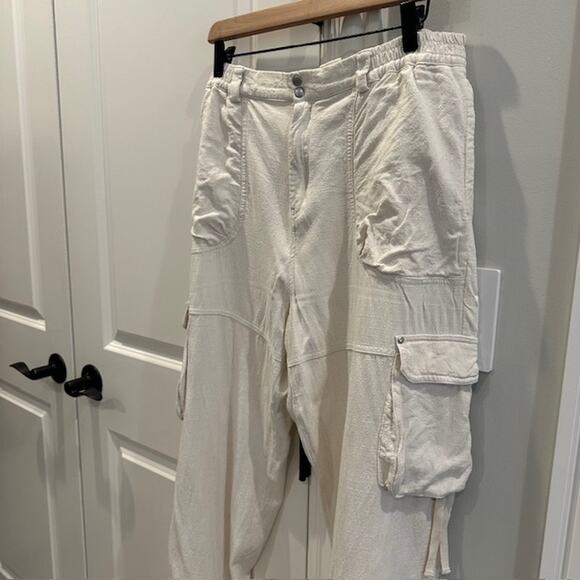 By Anthropologie Relaxed Utility Cargo Pants Linen Blend Size: M Color: Ivory - Picture 4 of 10